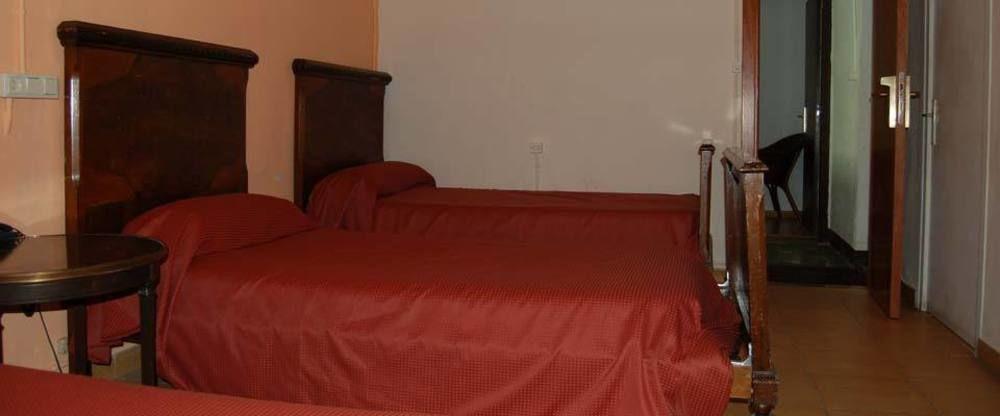 Hotel Fonda Siques Besalu Ngoại thất bức ảnh