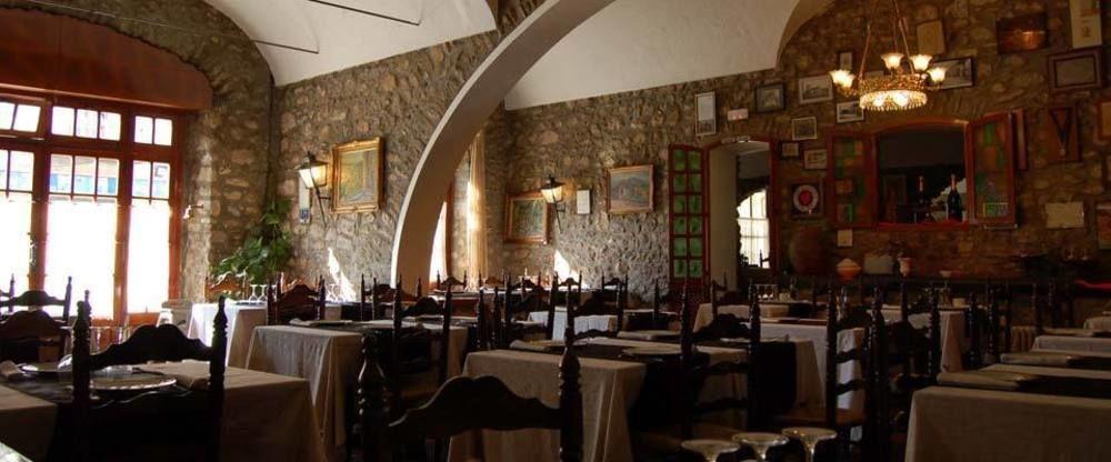 Hotel Fonda Siques Besalu Ngoại thất bức ảnh