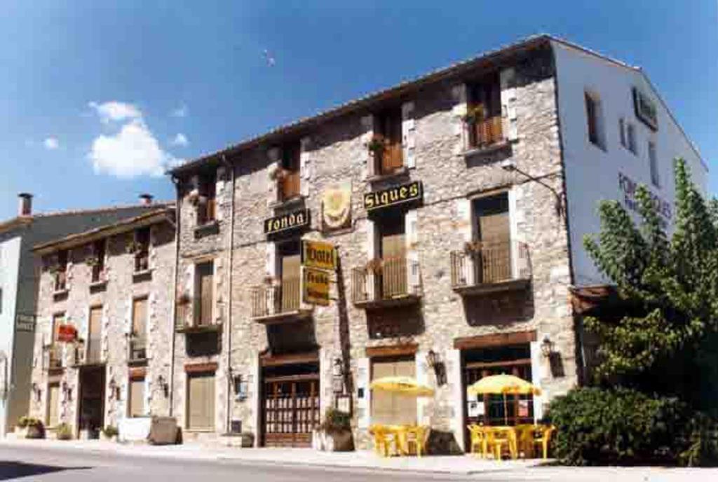 Hotel Fonda Siques Besalu Ngoại thất bức ảnh